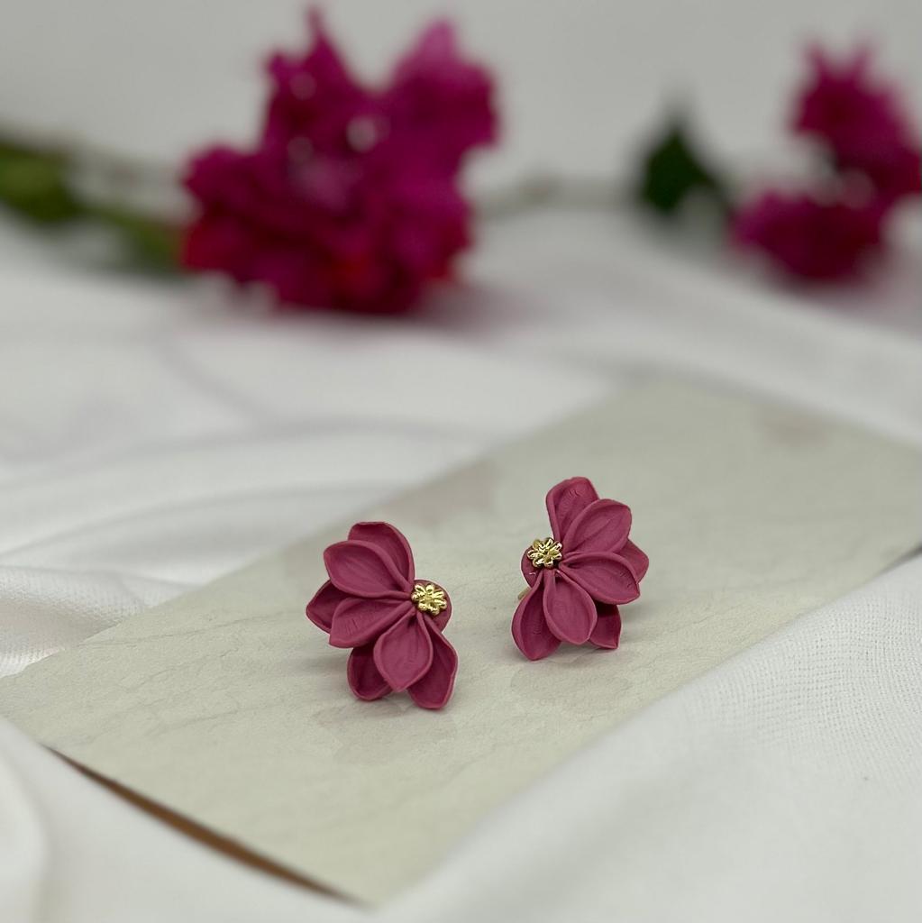 Mauve floral studs