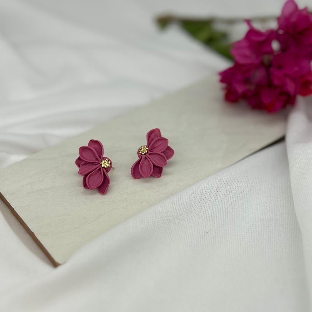 Mauve floral studs