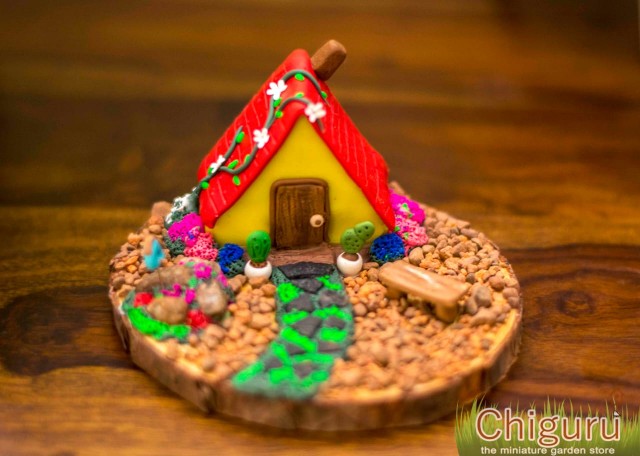 Miniature House on wood log home decor